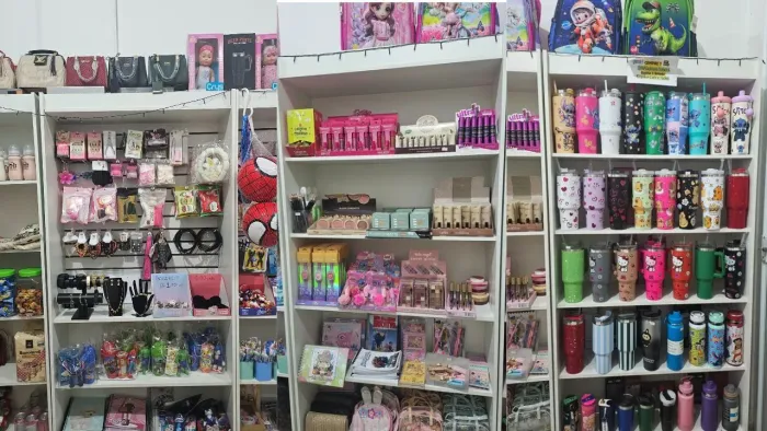 Mercadorias para Revenda e Prateleiras