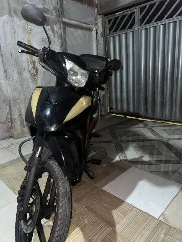 Moto em ótimas condições 