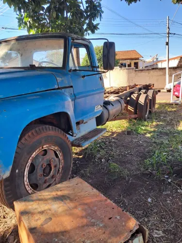 Ford F1900 truque motor 1113