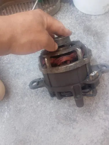 Motor de máquina Eletrolux de 12 kg