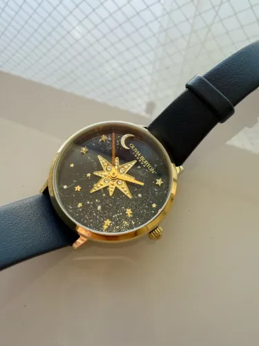 Olivia Burton London azul com estrelas, usado apenas 3 vezes