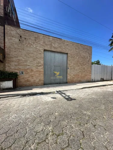 Galpão à Venda no Bairro Monte Alegre - Camboriú - Santa Catarina