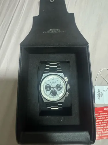 Relógio Orient Solar Masculino Cronógrafo De Aço Inoxidável Com Fundo Branco Prateado