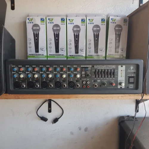 Amplificador multiuso BEHRINGER PMP518M
