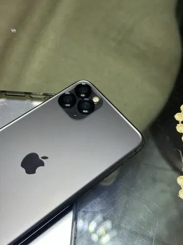 iPhone 11 Pro Max cinza espacial