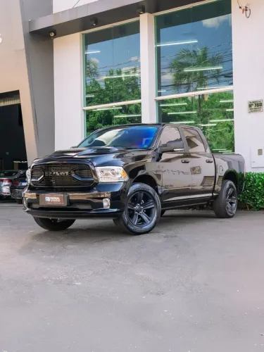 Ram Classic Laramie 5.7 V8 16V Gasolina 4X4 Aut. 2022