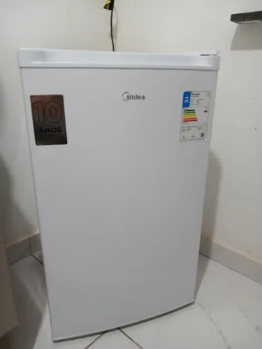 Vendo esse Frigobar  Midea  124 lá novo