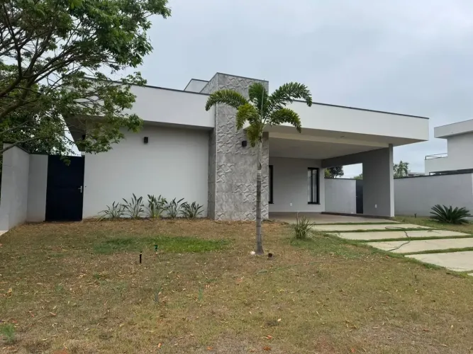 Casa Térrea à Venda 4 Dormitórios, Piscina e Ar-Condicionado Incluso