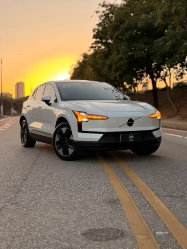 Volvo EX30 E60 Core (elétrico) 2024