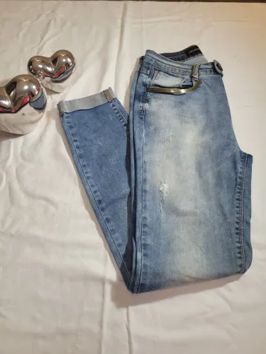 Calça jeans feminina marca Lança Perfume