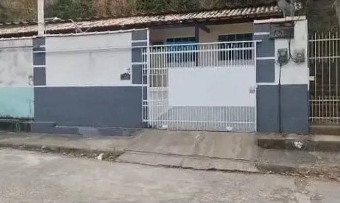CASA DE 2 QUARTOS EM TRIBOBO RUA ASFALTADA A 100 MTS DA RODOVIA