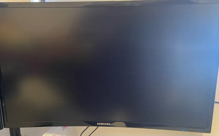 Monitor curvo LED Samsung 24 polegadas 