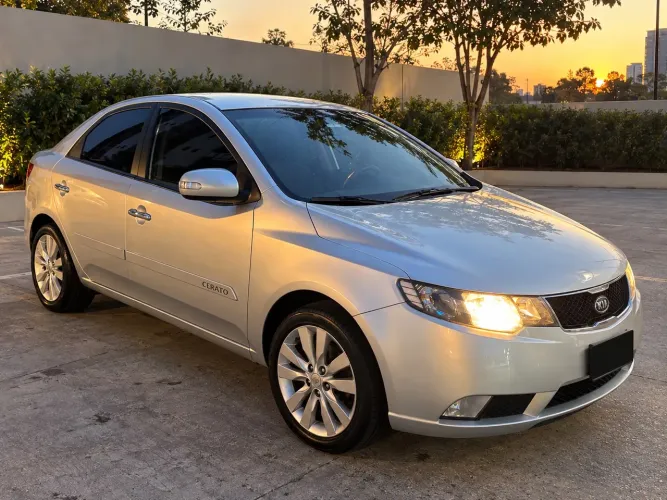 Kia Motors Cerato 1.6 16V Mec. 2011