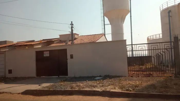 Alugo casa senador canedo 02 Quartos