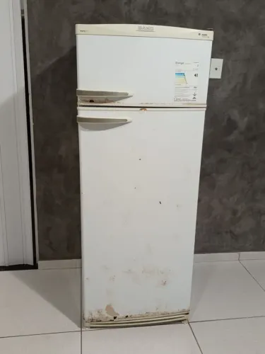 Geladeira Dako Usada R$390,00