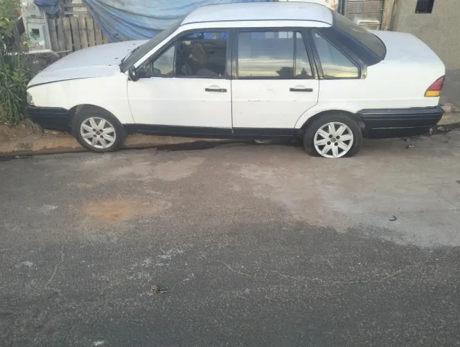 Ford Versailles GL 1.8i / 1.8 2P E 4P (álcool) 1995