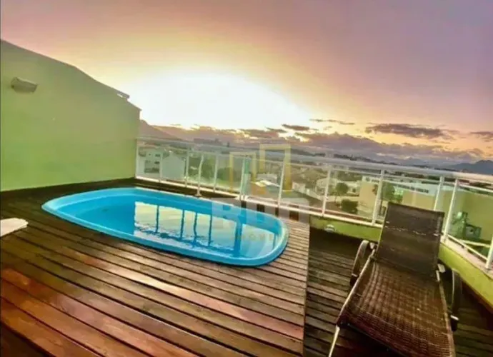 Cobertura com 3 quartos à venda com vista mar em Rio das Ostras!
