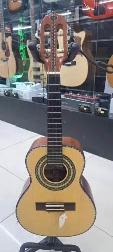ARAUJO CAVACO LUTHIER MOGNO 