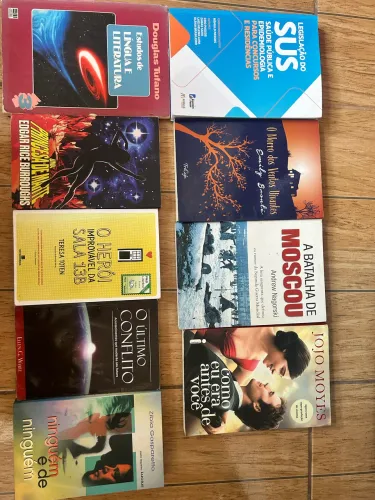 Livros 20,00 qualquer um.
