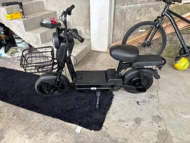 Scooter Elétrica Yiwu Felice 350w