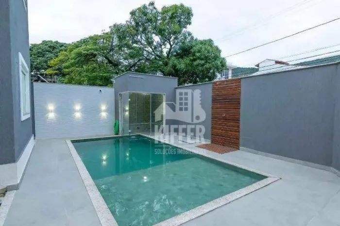 Casa com 4 Quartos, 4 Suítes, Pìscina, Ofurô, Área Gourmet, 219 m² por R$ 1.900.000,00 - I