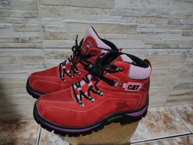 Bota Caterpillar feminina 39 vermelha 