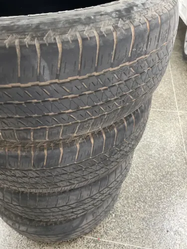 pneus aro 18 para caminhonete .