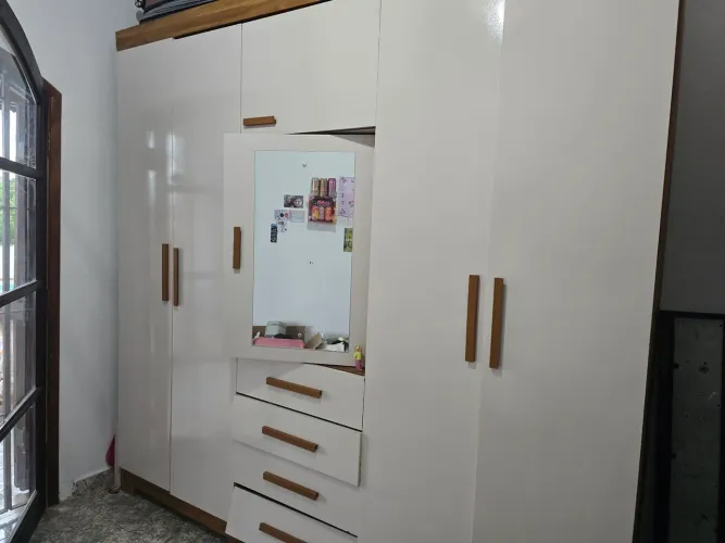 Vendo Guarda-roupa 5 portas grande