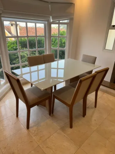 Mesa de jantar 06 lugares