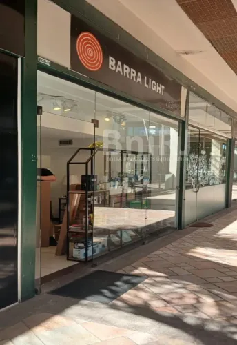 Av das Américas- Citta América- loja segundo piso 32m2 de térreo + 25m2 jirau