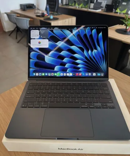 Macbook Air M4 13.6 16GB- 256GB SSD