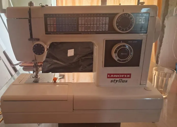 Máquina de costura lanofix