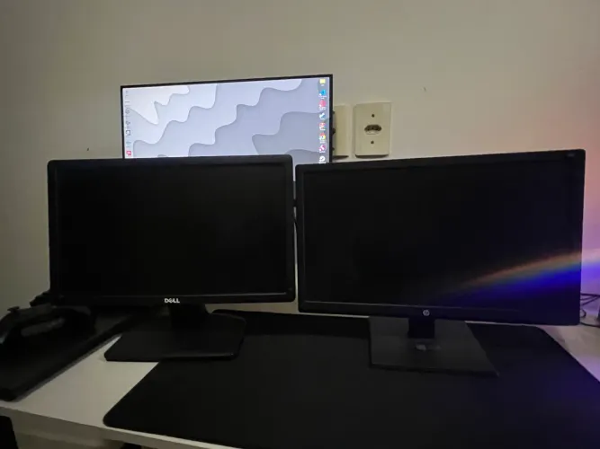 2 monitores HP + Dell