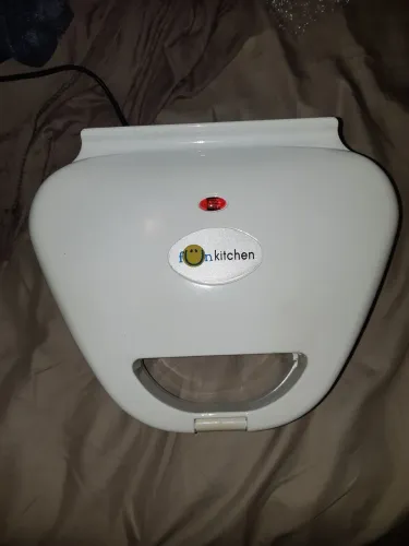Em estado de nova: Máquina de fazer torta 700W 220V Fun Kitchen