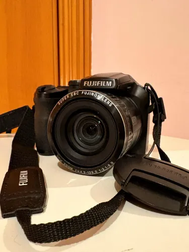 Máquina fotográfica Fujifilm finepix S4000 30x