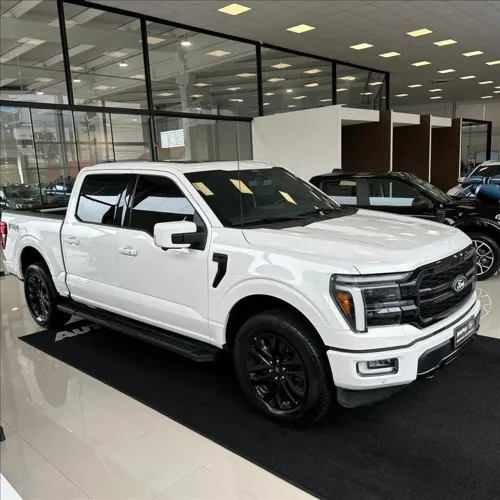Ford F-150 Lariat Black 4X4 5.0 V8 2024