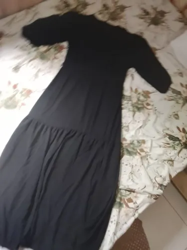 Vestido Preto Longo com Aberturas