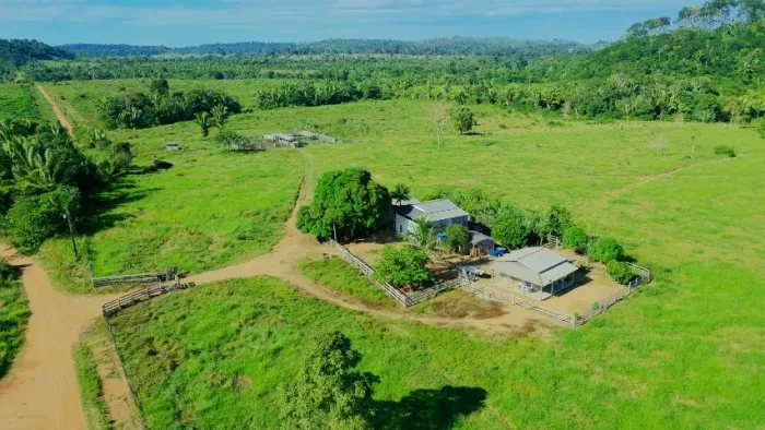 VENDO FAZENDA COM ÁREA DE 490 HECTARES