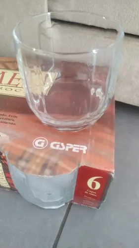 Jogo com 6 copos de vidro ( Drinks/ aperitivos)
