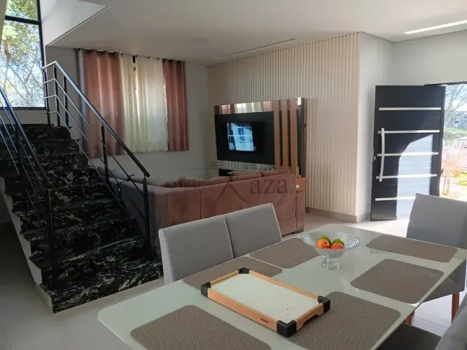 Casa em Condomínio - Jardim Panorama - Residencial Fogaça - 3 Dormitórios - 189m².