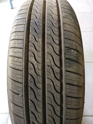 Pneu Toyo R15 185/65
