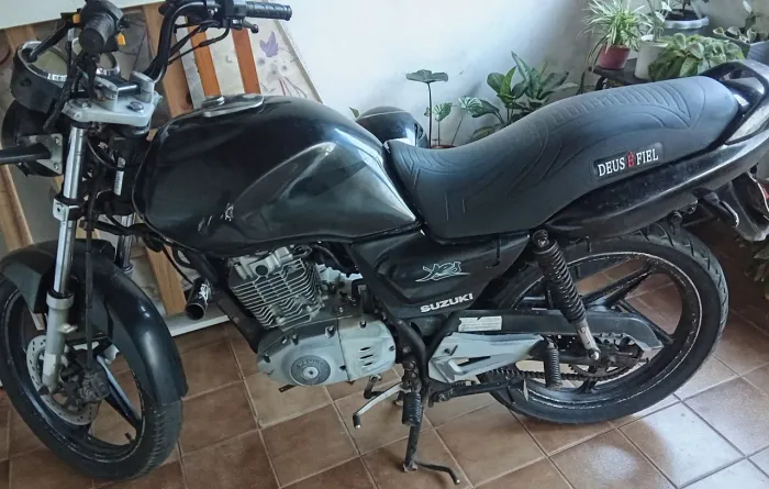 Suzuki yes 125 cilindradas 2014/2015 é um conjunto Maiobão