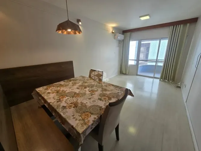 Apartamento à venda com 2 quartos sendo 1 suíte no Centro - Florianópolis - SC