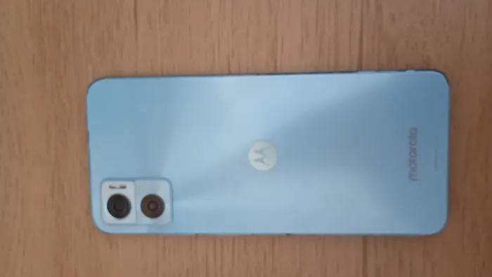 Vendo celular Motorola e 22 4G 64GB com defeito as teclas laterais as vezes não pega
