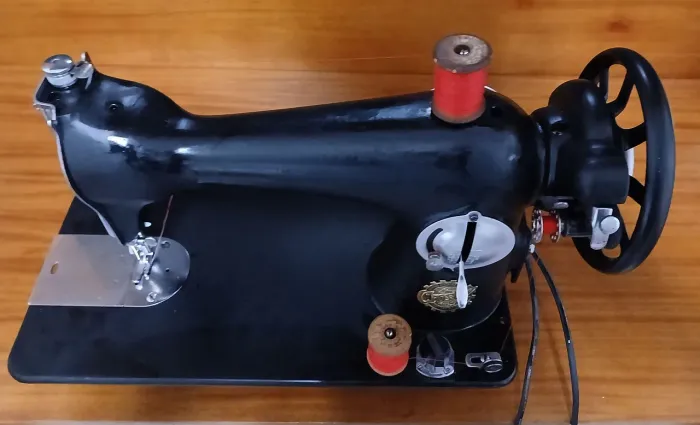 Maquina de costura elétrica