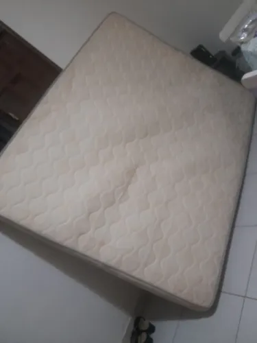 Vendo colchão Queen por r$ 120