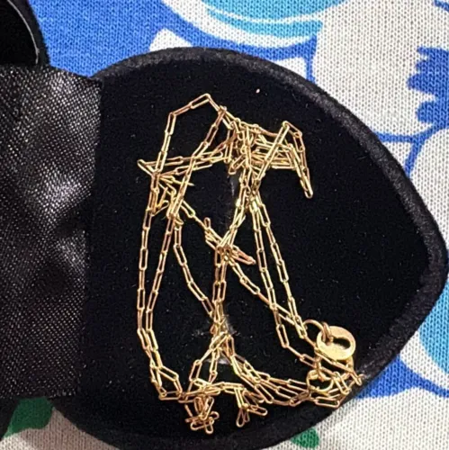 Cordão de ouro estou vendendo pela peça não por grama então envie te perguntar