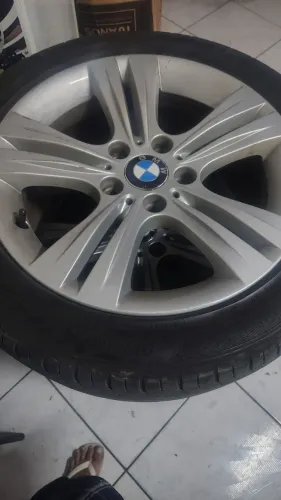 jogo de rodas 17'' originais BMW troco por rodas 5x100