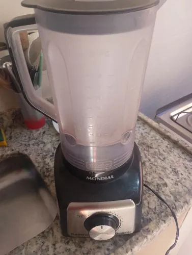 Vendo esse lindo Liquidificador Turbo inox L- 1000w