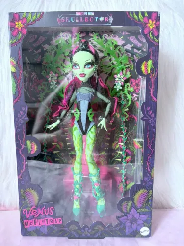 Venus MCflytrap Montser High Skullector Boneca